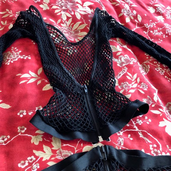 NWOT Black Sheer Mesh Crop Top & Bikini Set with Sexy Zipper Detail - One Size - Picture 4 of 15